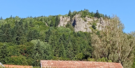 Una dintre cele mai frumoase stanci de la noi, de straja Perlei Transilvaniei! Daca esti echipat, urca si tu!